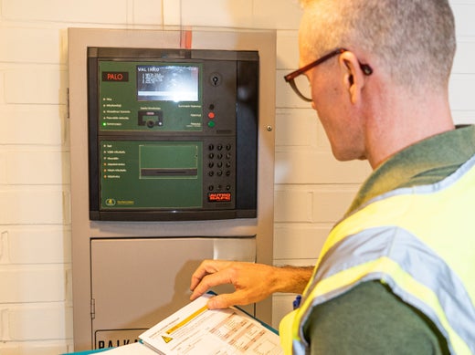 Taloyhti&ouml;n palovaroitinj&auml;rjestelm&auml;n k&auml;ytt&auml;minen verkkokurssi